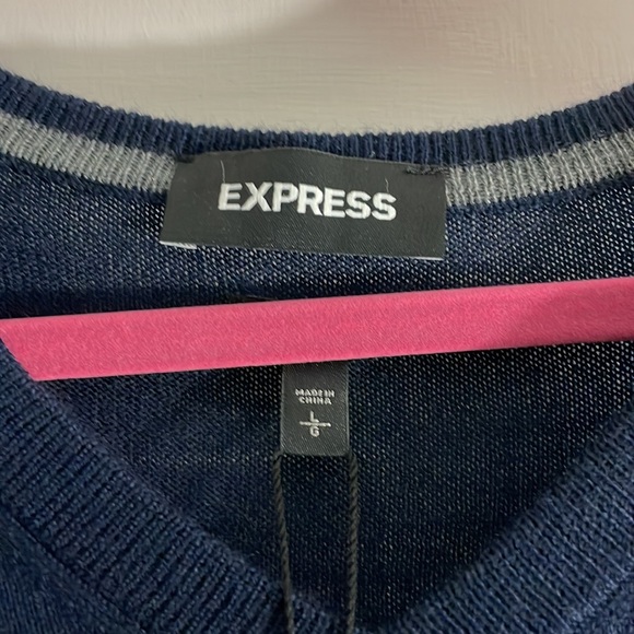 Express Sweater - Picture 2 of 6